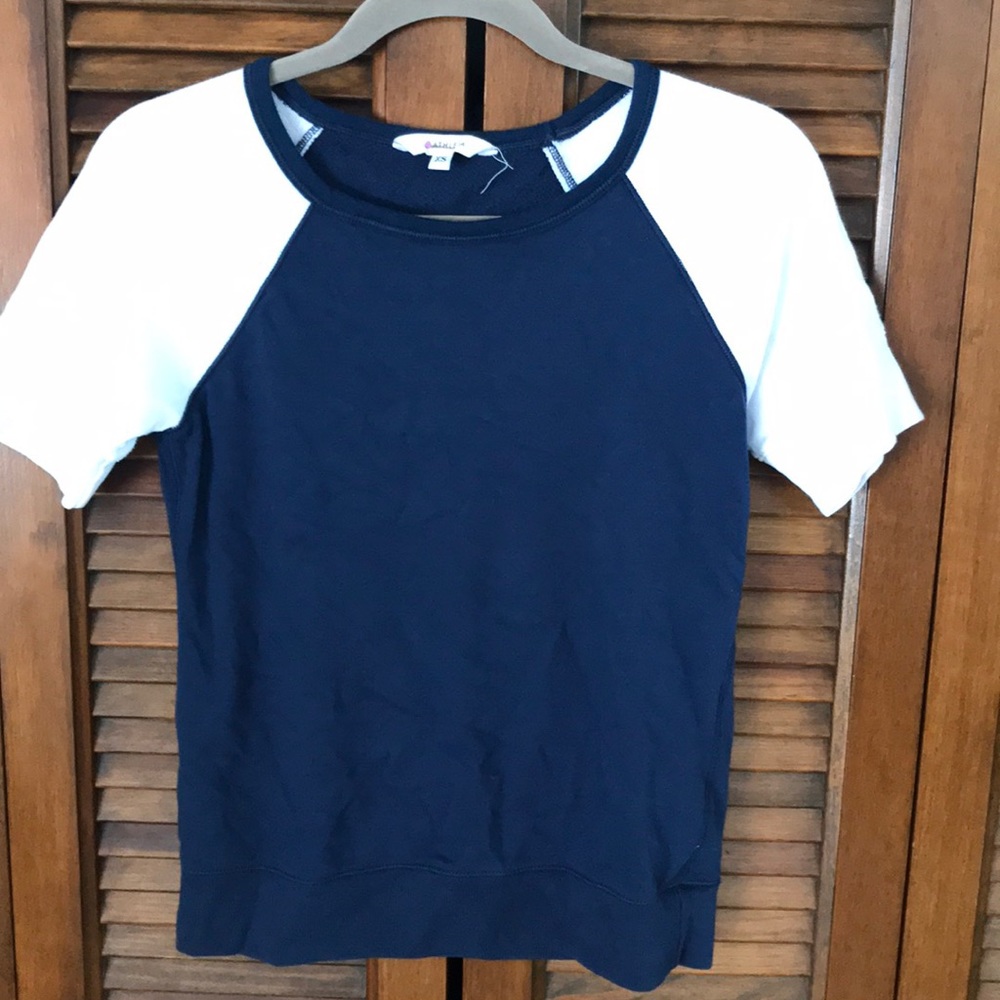 Short sleeved sweatshirt